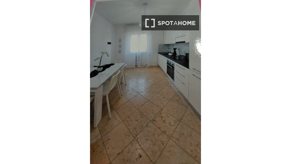 Double room Brescia, 4 beds — photo 6