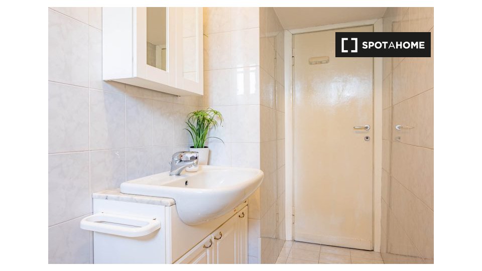 Double room Milan, 4 beds, 80m² — photo 15