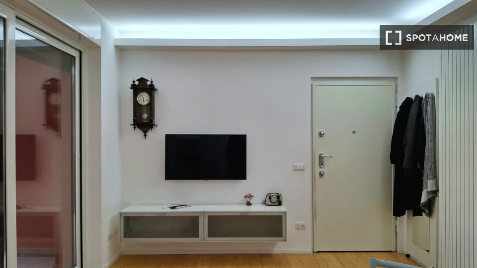 Apartment Milan, 1 bed — photo 5