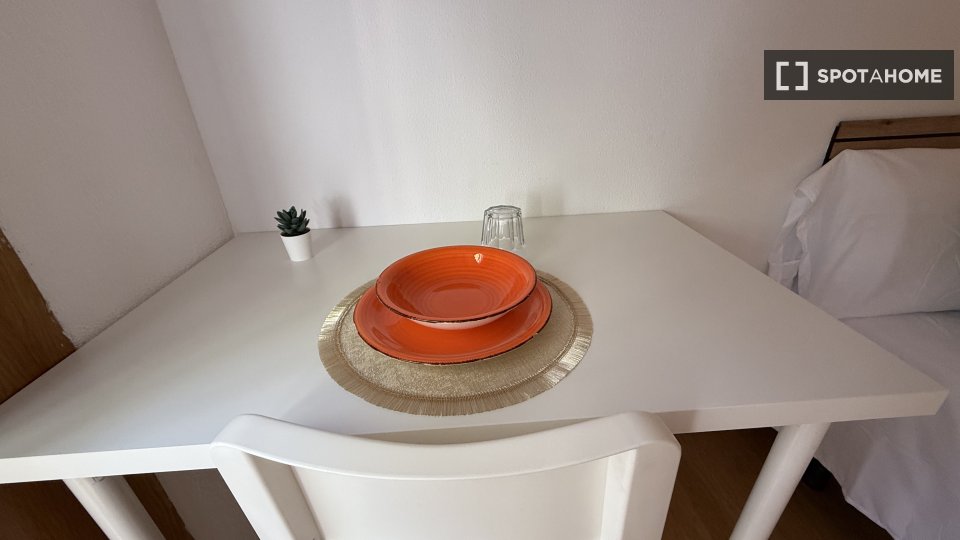 Double room Madrid, 6 beds — photo 2