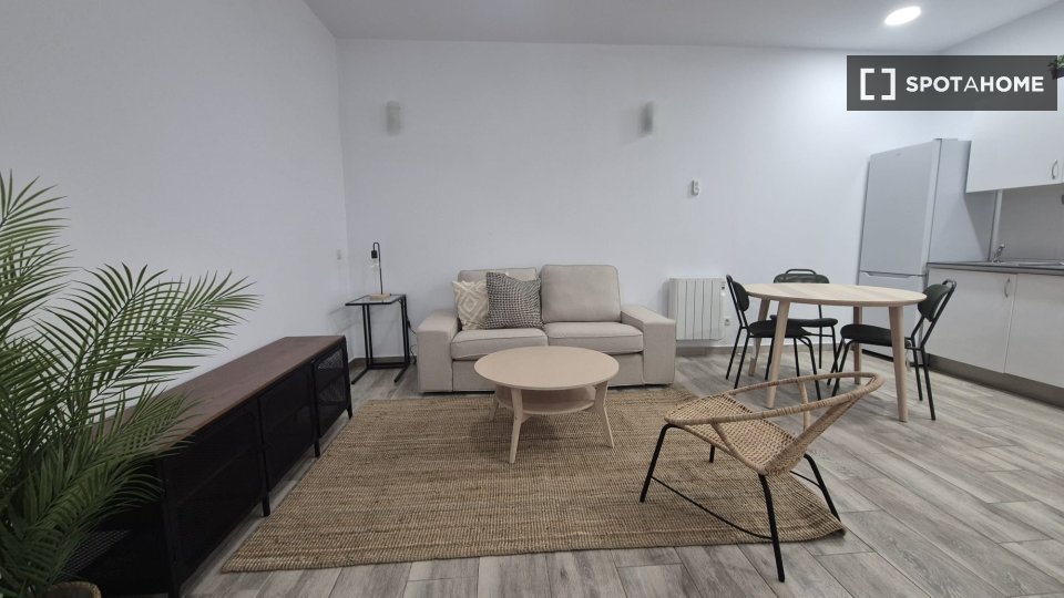 Apartment Madrid, 2 beds, 75m² — photo 9
