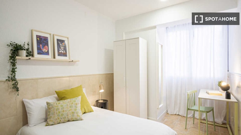 Double room Madrid, 25 beds — photo 40