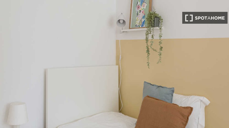 Double room Lisbon, 5 beds — photo 66