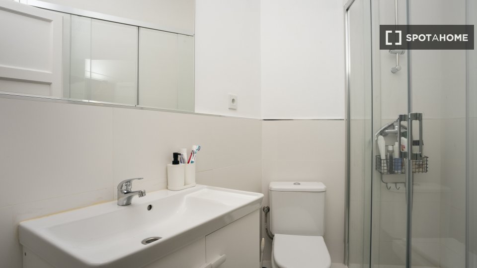 Double room Barcelona, 10 beds, 220m² — photo 42