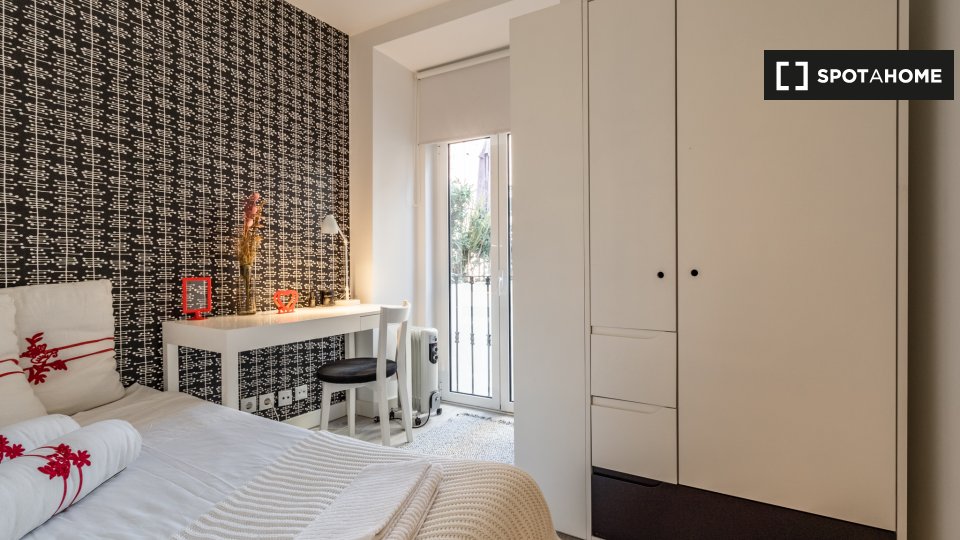 Double room Lisbon, 4 beds — photo 1