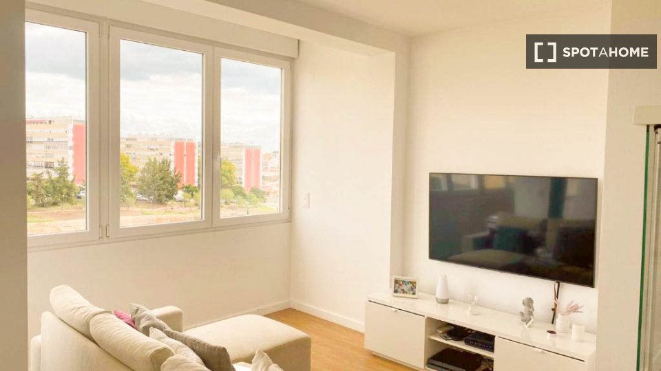 Apartment Lisbon, 2 beds, 61m² — photo 1