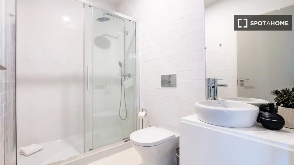 Apartment Porto, 1 bed, 56m² — photo 1