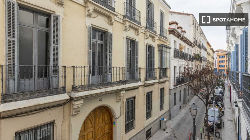 Double room Madrid, 41 beds — photo 35