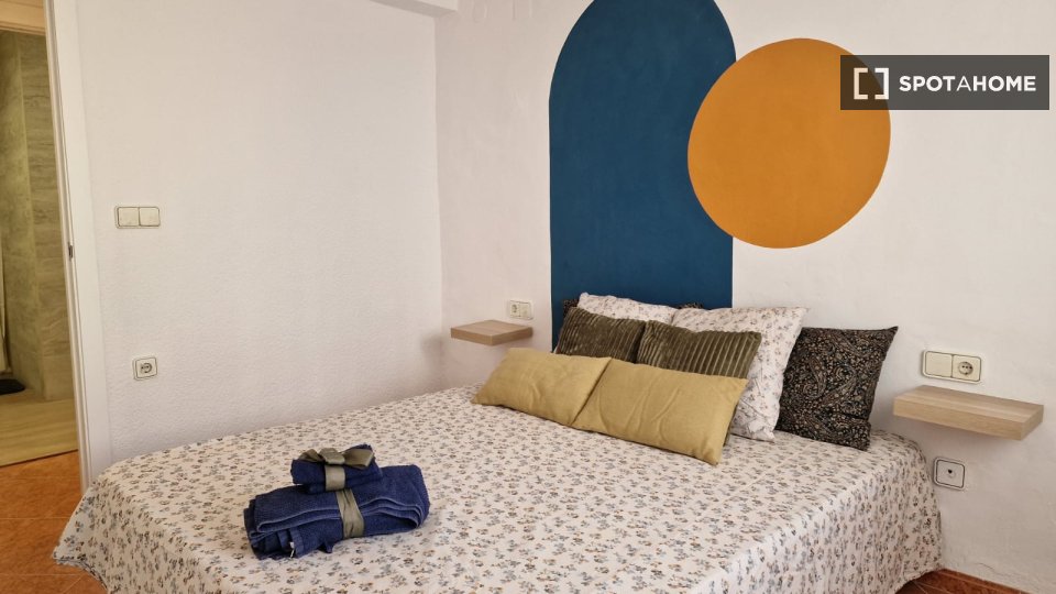 Stanza in appartamento condiviso con 2 camere da letto in affitto a La Raiosa - in Valencia