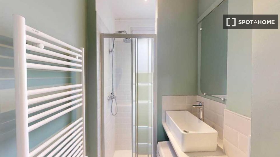 Double room Paris, 5 beds, 110m² — photo 12