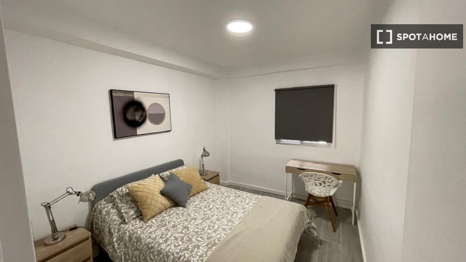 Apartment Malaga, 4 beds, 70m² — photo 19