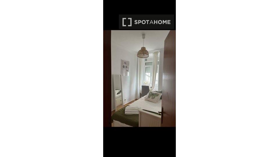 Double room Lisbon, 4 beds — photo 4