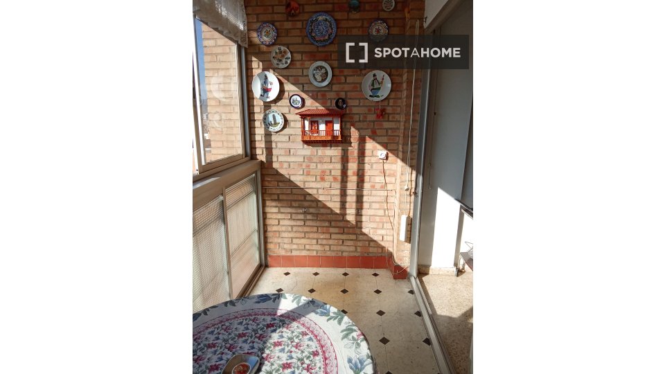 Double room Malaga, 3 beds, 60m² — photo 2