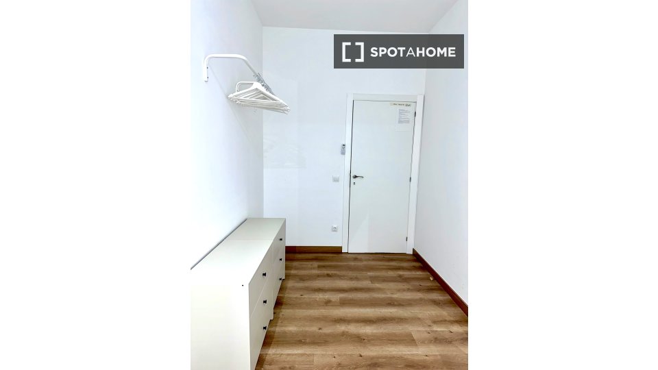 Double room Barcelona, 5 beds — photo 34