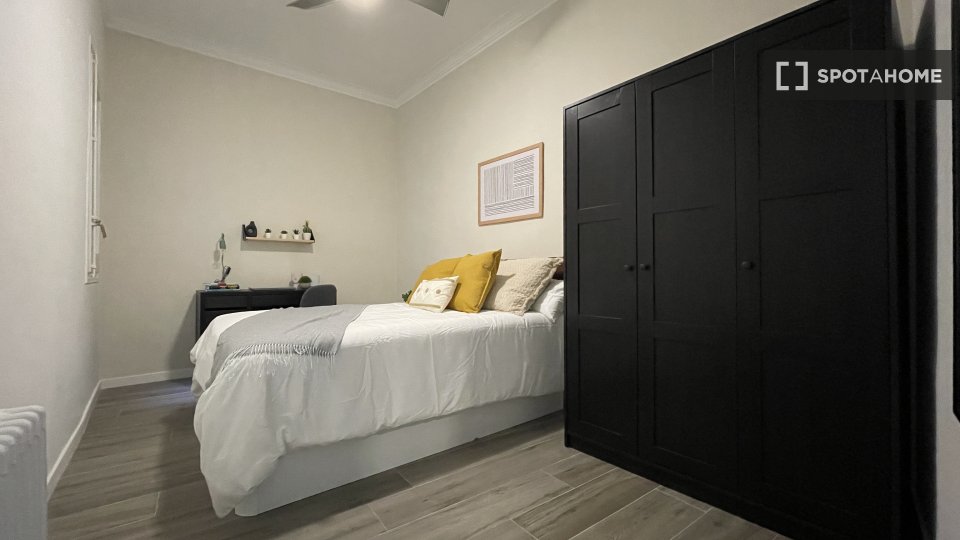 Double room Barcelona, 6 beds, 140m² — photo 19