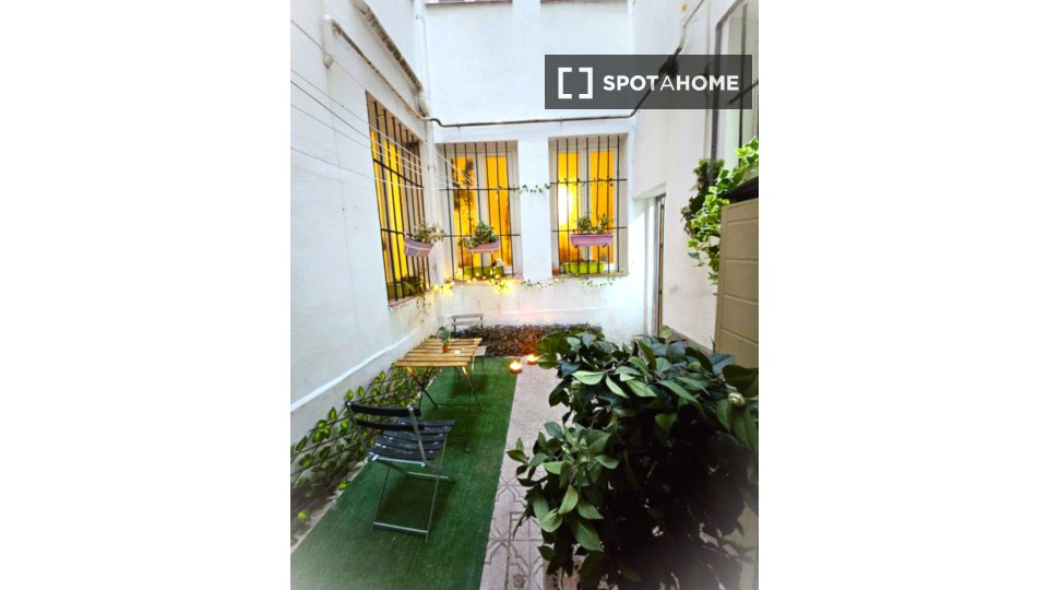 Apartment Madrid, 4 beds, 130m² — photo 2