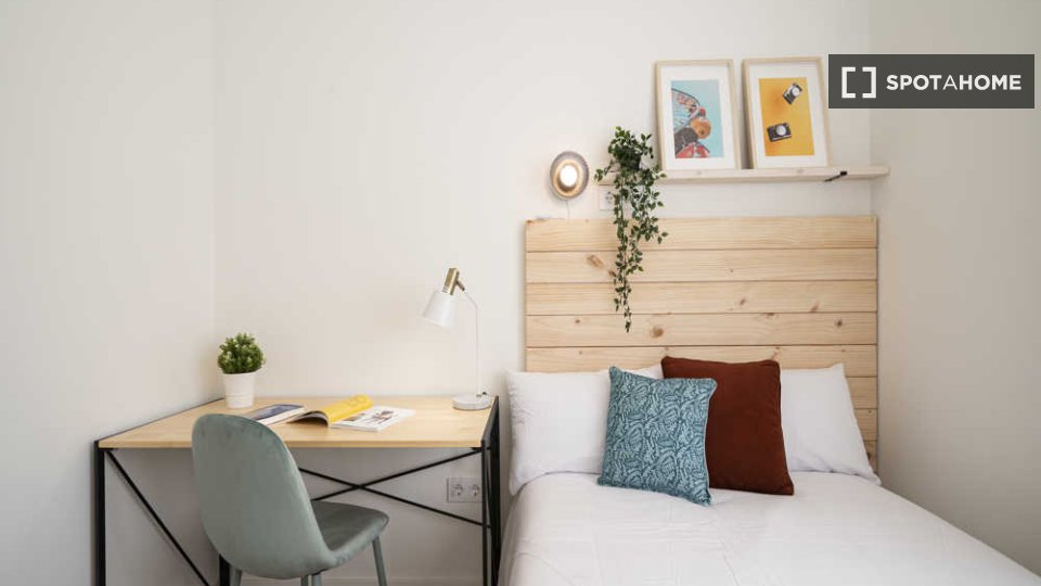 Double room Madrid, 17 beds — photo 35