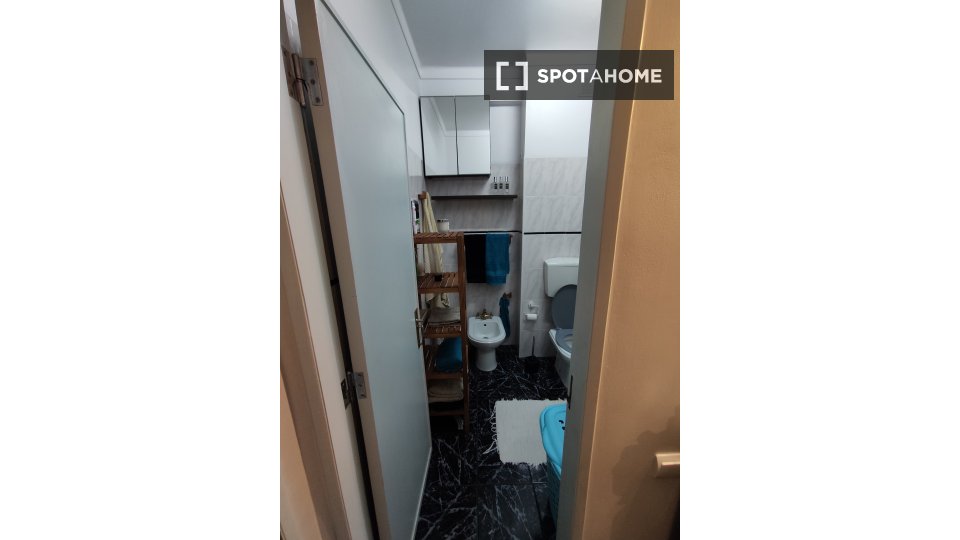Apartment Lisbon, 2 beds, 75m² — photo 5