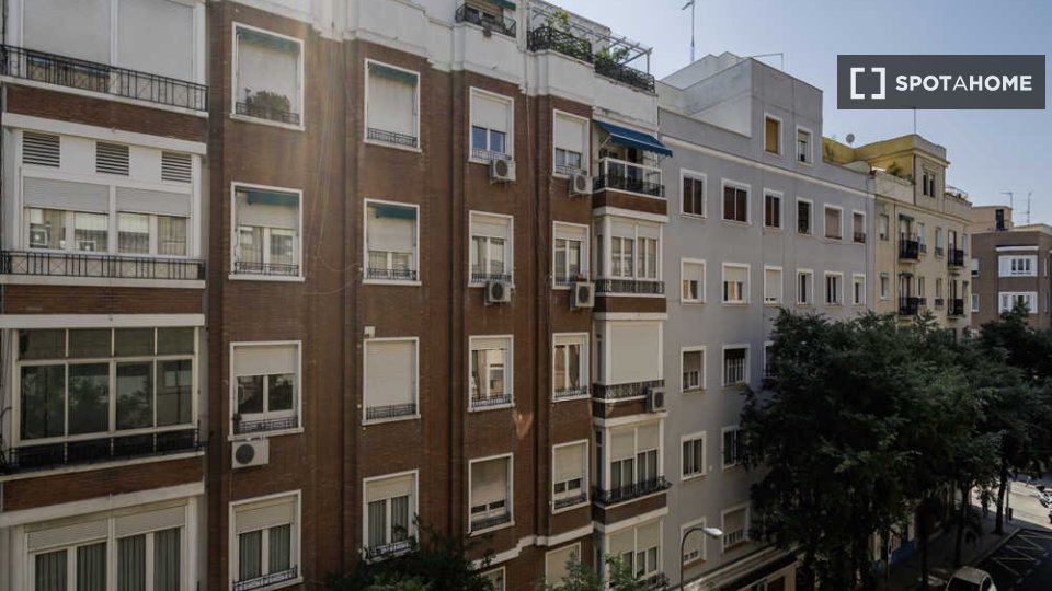 Double room Madrid, 5 beds — photo 18