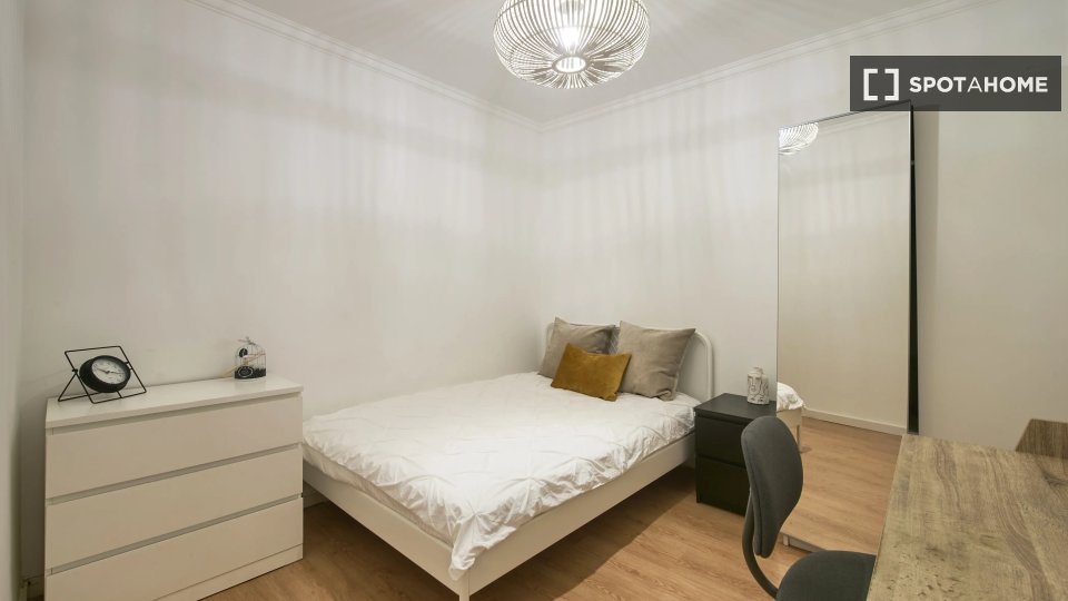 Double room Lisbon, 4 beds — photo 1