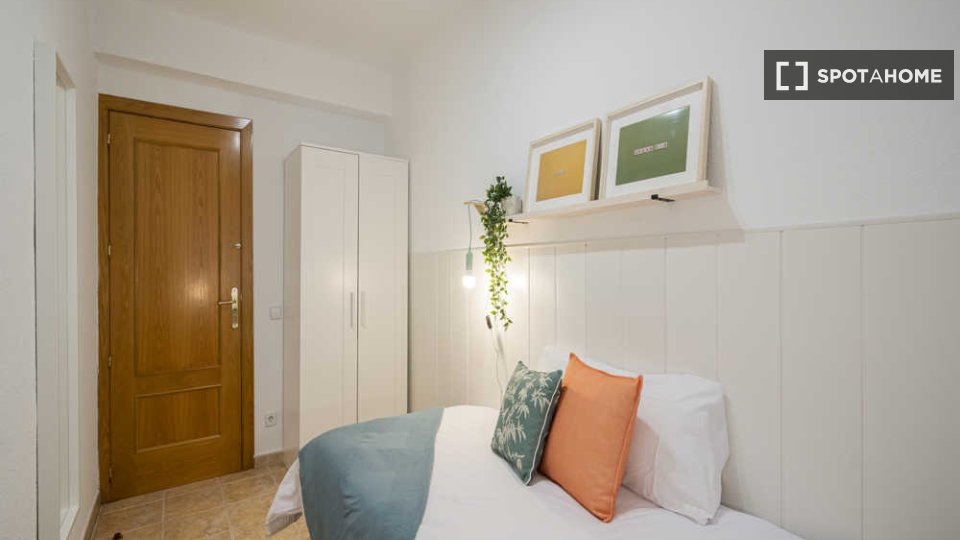Double room Madrid, 25 beds — photo 54