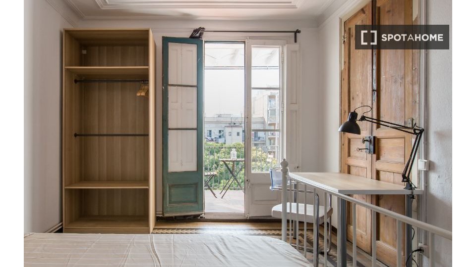 Double room Barcelona, 7 beds, 200m² — photo 12