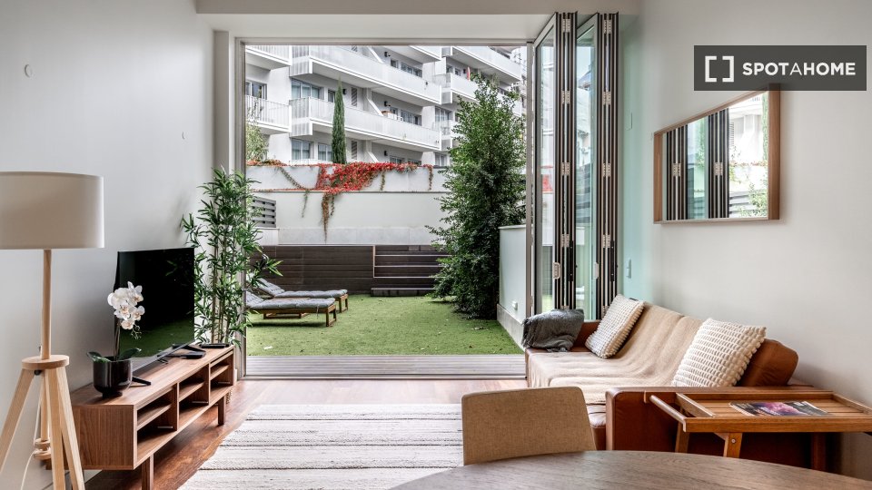 Apartment Lisbon, 2 beds, 82m² — photo 19