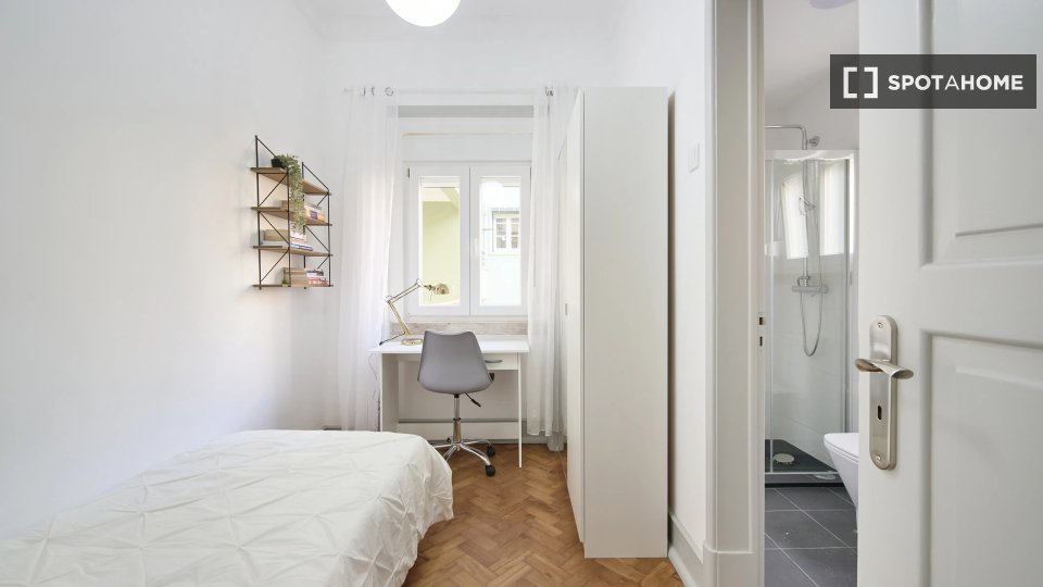 Double room Lisbon, 7 beds — photo 10