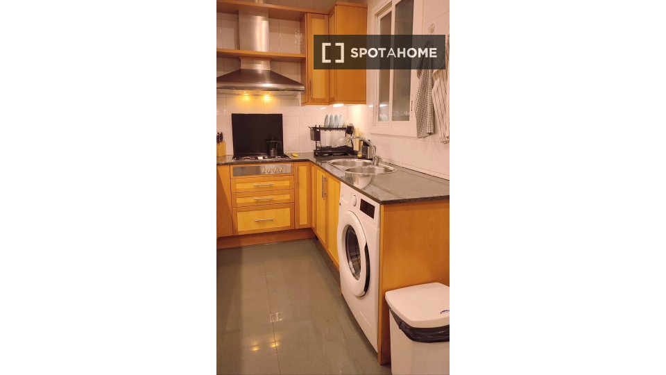 Double room Barcelona, 3 beds — photo 6