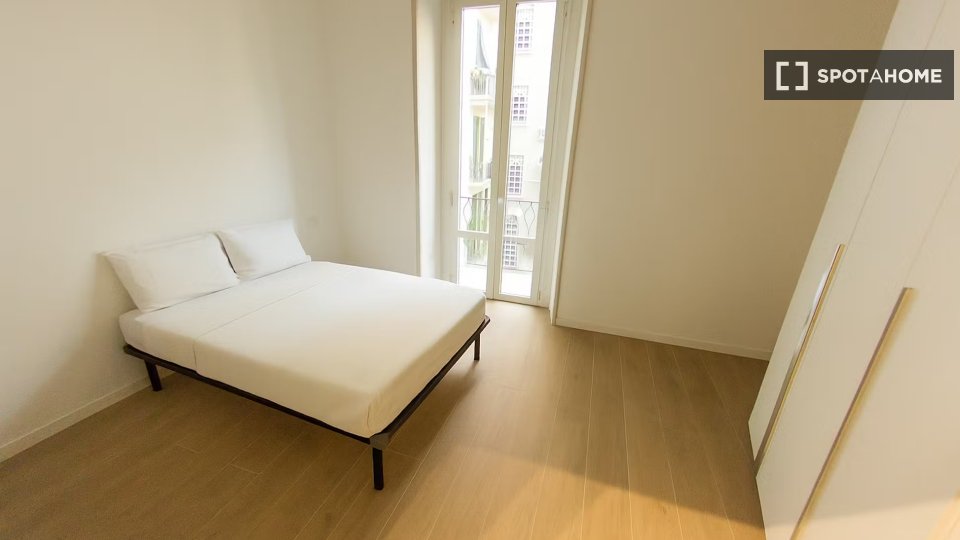 Double room Milan, 2 beds — photo 4