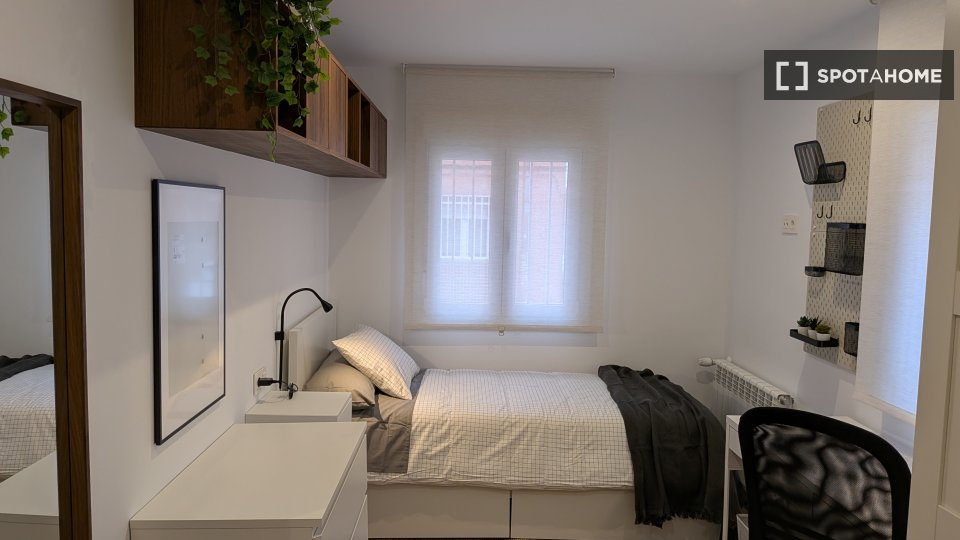 Double room Madrid, 5 beds — photo 19