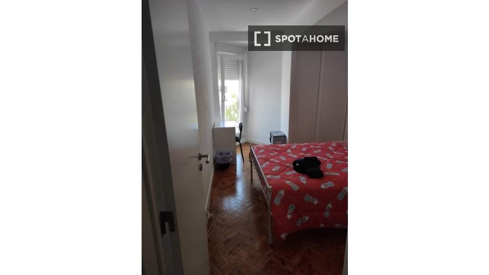 Double room Lisbon, 4 beds — photo 1
