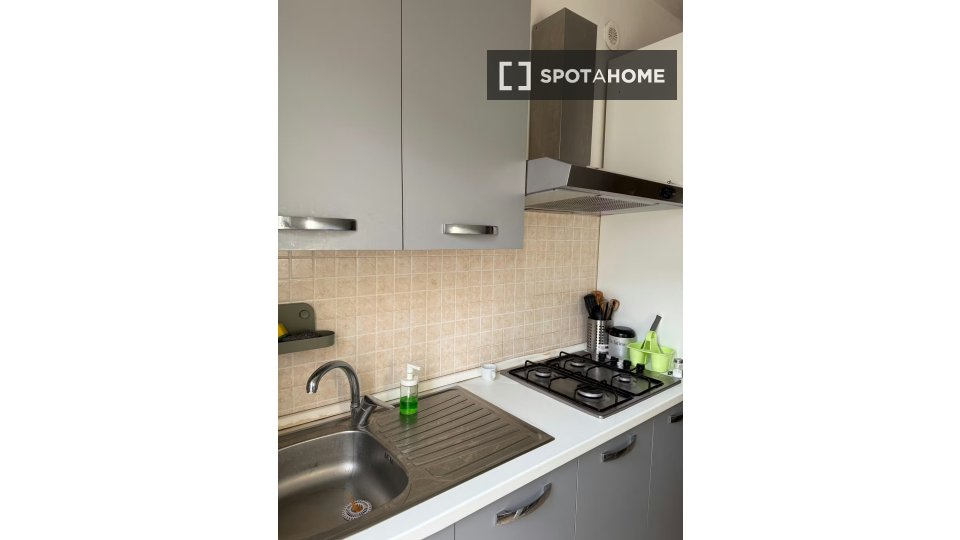 Double room Milan, 3 beds — photo 10