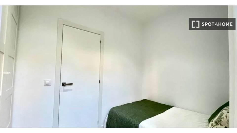 Double room Madrid, 12 beds — photo 25