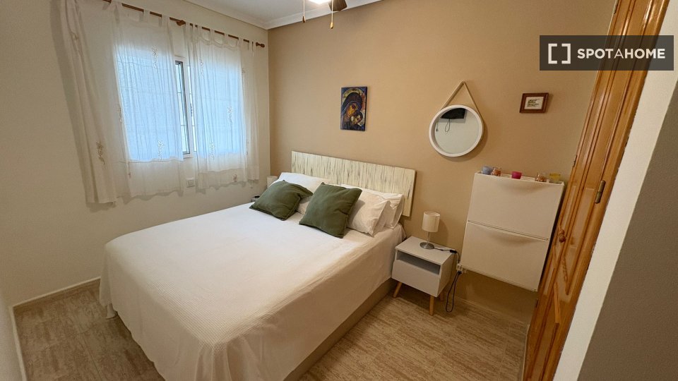 Apartment Alicante, 2 beds, 60m² — photo 7