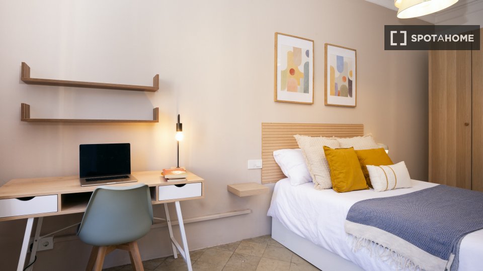 Double room Barcelona, 10 beds, 220m² — photo 52