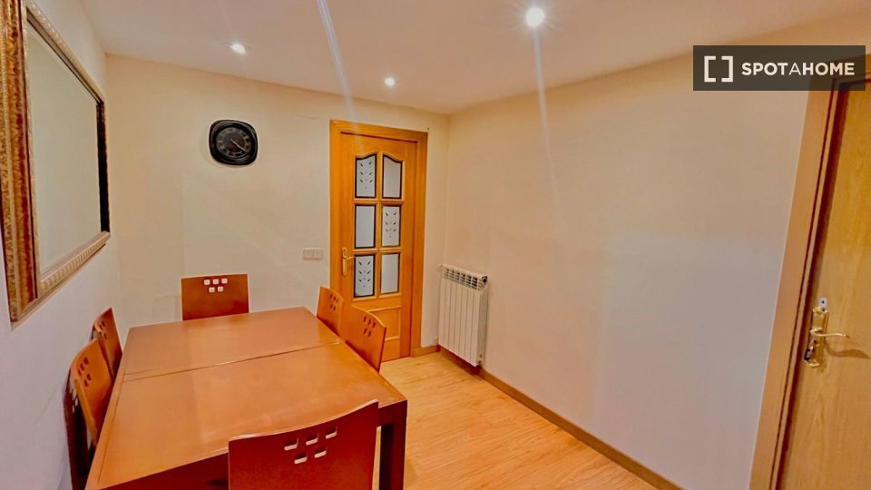 Double room Madrid, 4 beds — photo 17