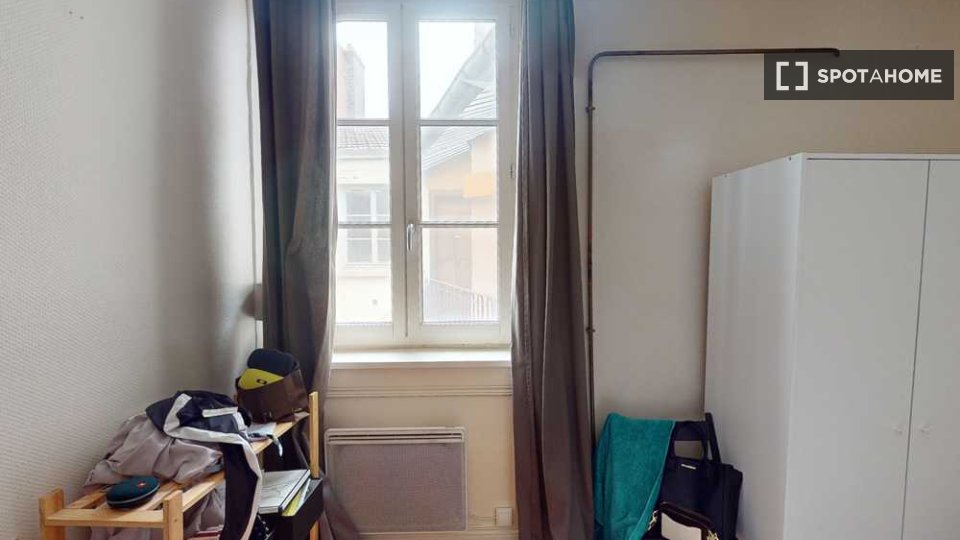 Double room Lyon, 3 beds, 80m² — photo 3