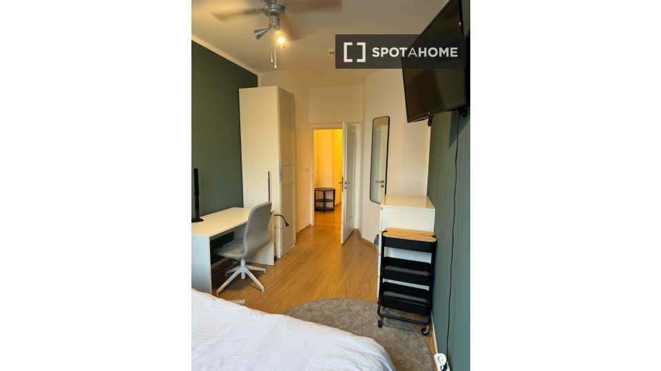 Double room Frankfurt, 2 beds, 15m² — photo 7