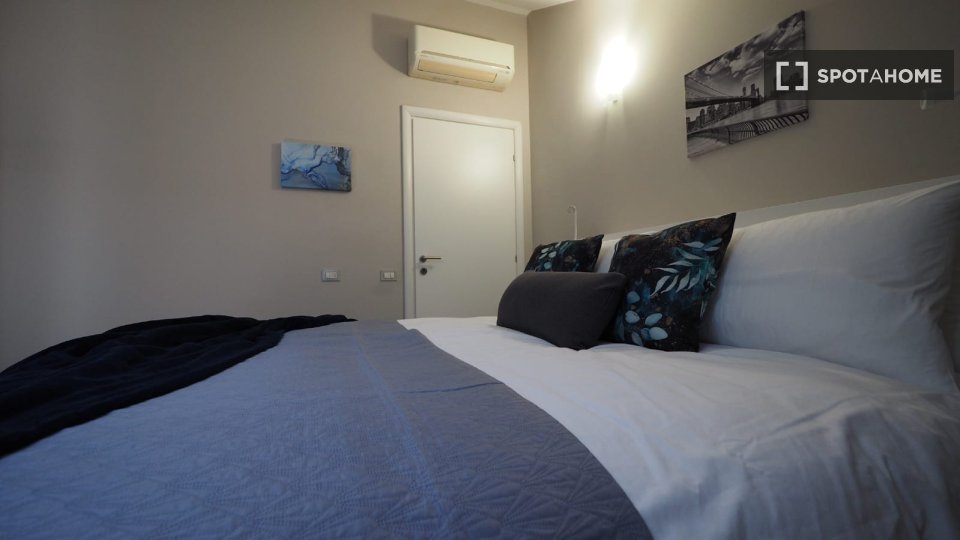 Double room Turin, 2 beds — photo 10