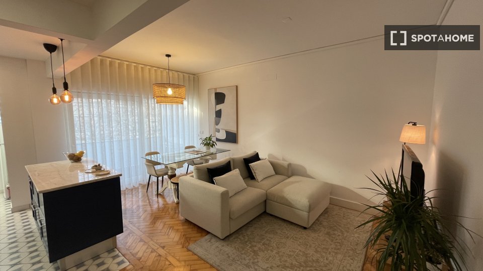Apartment Lisbon, 1 bed, 60m² — photo 9