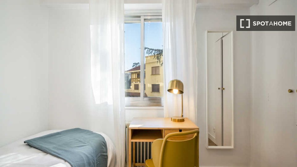 Double room Madrid, 16 beds — photo 46