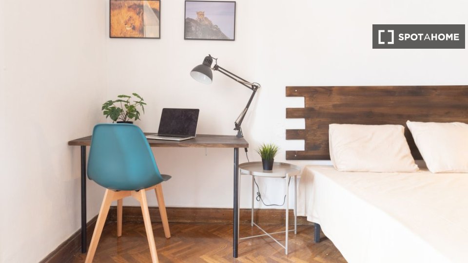 Double room Barcelona, 9 beds, 210m² — photo 11