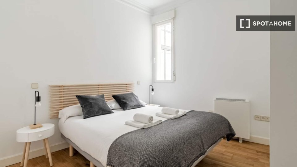 Apartamento de 2 dormitorios en alquiler en Universidad, Madrid