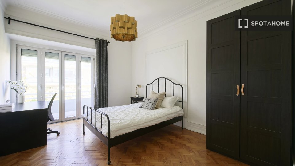Double room Lisbon, 9 beds — photo 11