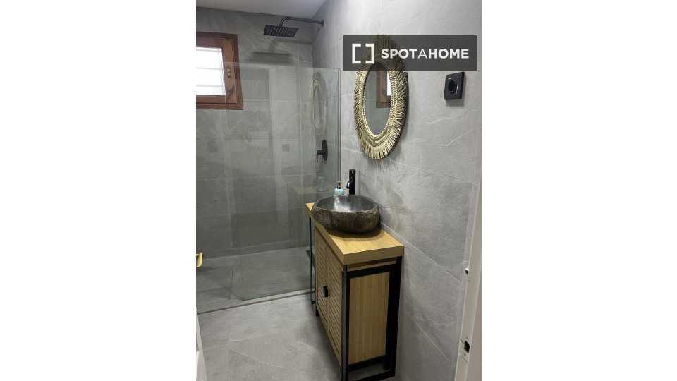 Double room Barcelona, 4 beds, 185m² — photo 2