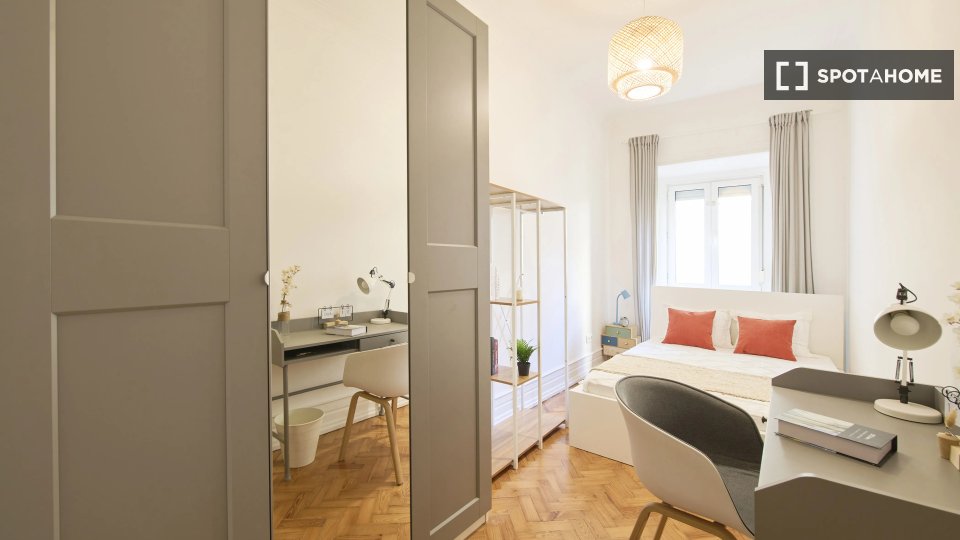 Double room Lisbon, 9 beds — photo 1