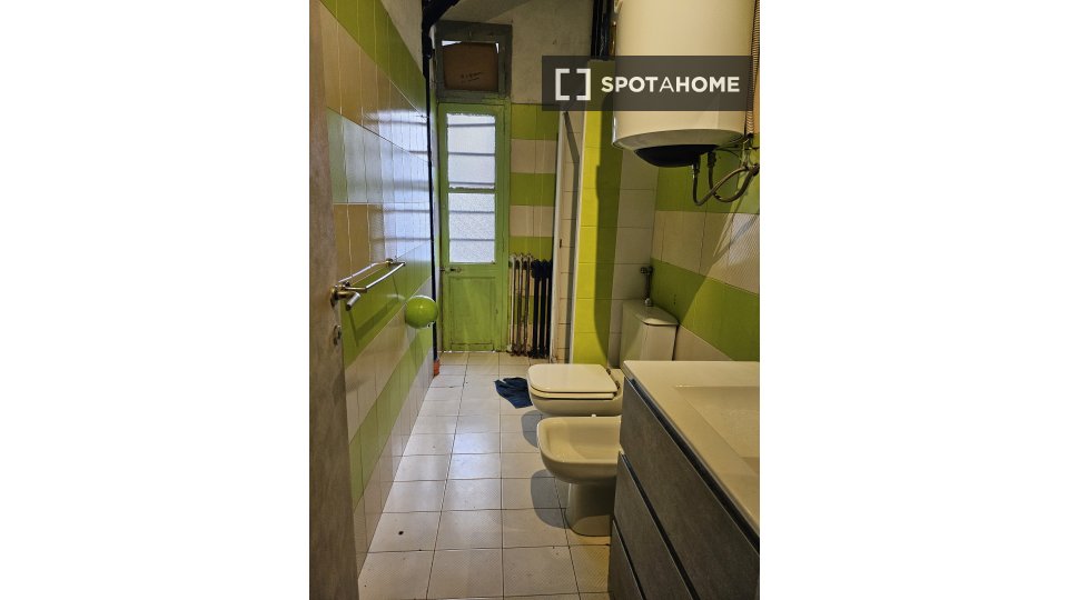 Double room Turin, 3 beds, 85m² — photo 12