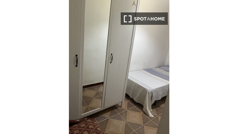 Double room Barcelona, 4 beds, 90m² — photo 10