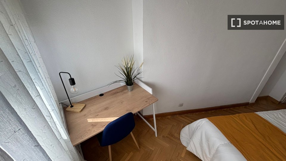 Double room Madrid, 9 beds, 200m² — photo 11